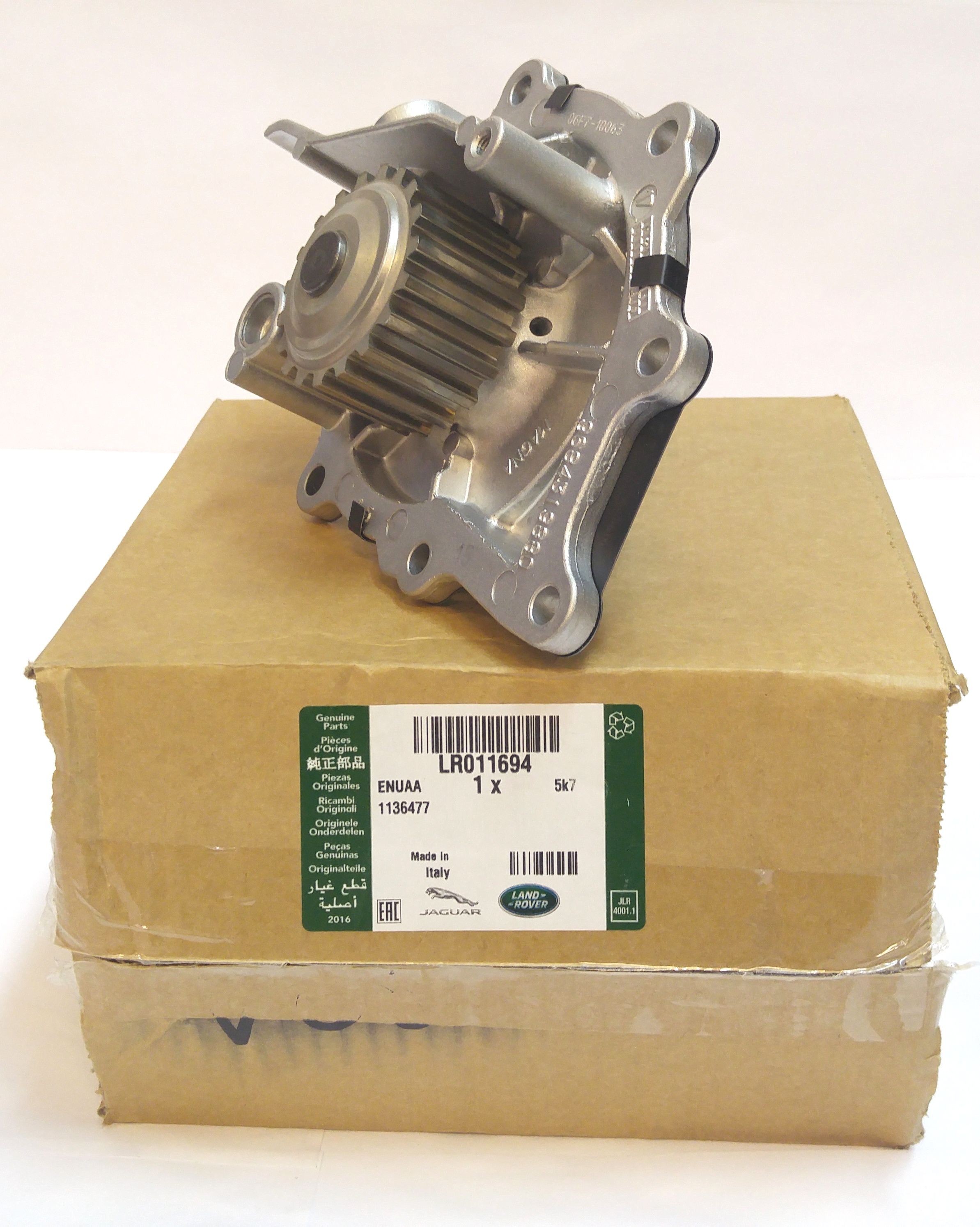 Помпа водяная FR2 2.2 (LR011694||LAND ROVER)